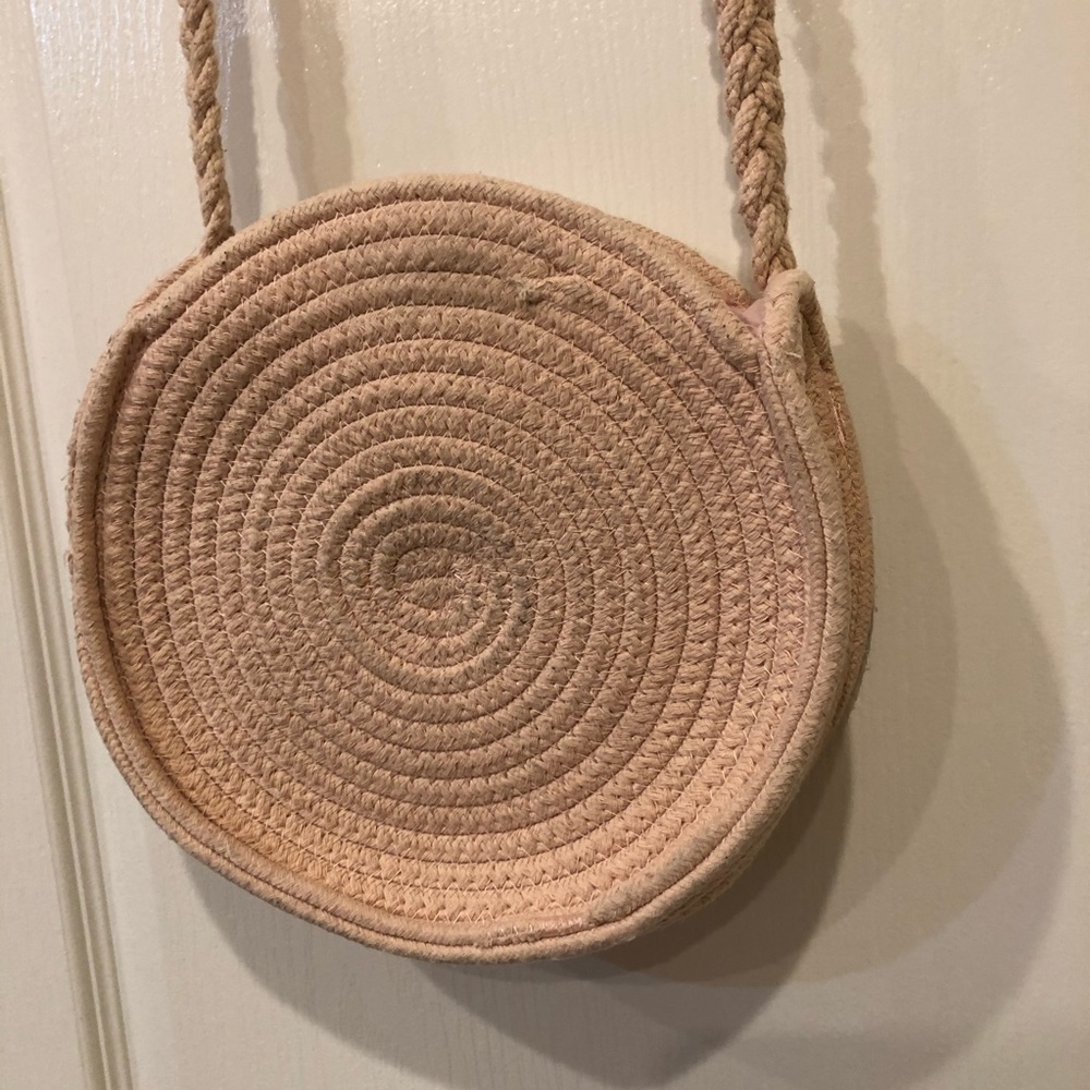 LAST CHANCE 🚨 UO woven crossbody - Picture 4 of 8